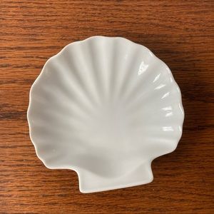 SOLD Shell Shaped Trinket Dish Catchall